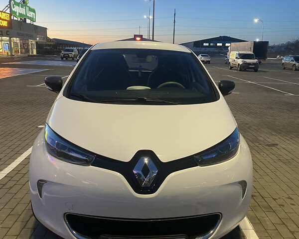 Білий Рено Зое, об'ємом двигуна 0 л та пробігом 117 тис. км за 9800 $, фото 1 на Automoto.ua