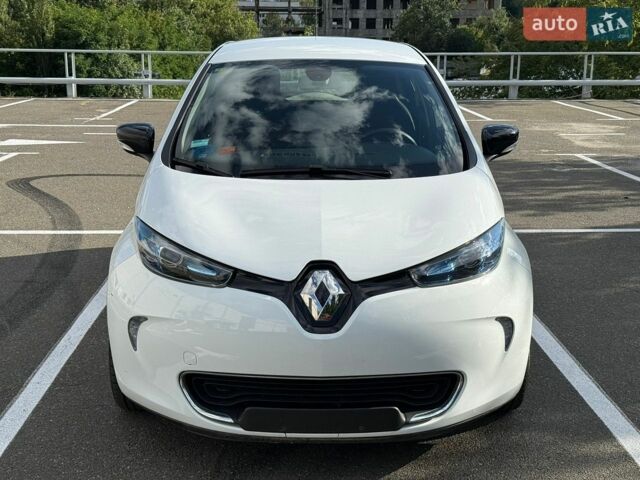 Білий Рено Зое, об'ємом двигуна 0 л та пробігом 90 тис. км за 10600 $, фото 1 на Automoto.ua