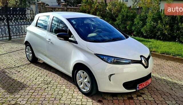 Белый Рено Зое, объемом двигателя 0 л и пробегом 101 тыс. км за 8850 $, фото 1 на Automoto.ua