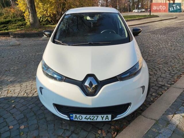 Белый Рено Зое, объемом двигателя 0 л и пробегом 143 тыс. км за 9500 $, фото 1 на Automoto.ua