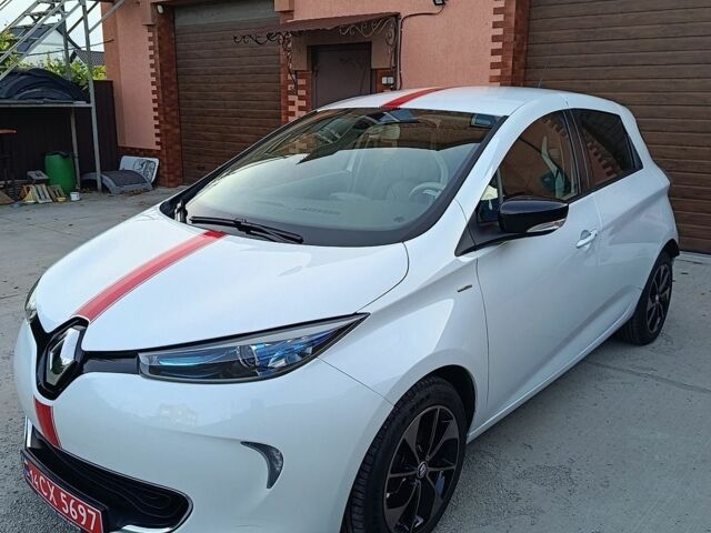 Белый Рено Зое, объемом двигателя 0 л и пробегом 73 тыс. км за 11000 $, фото 1 на Automoto.ua