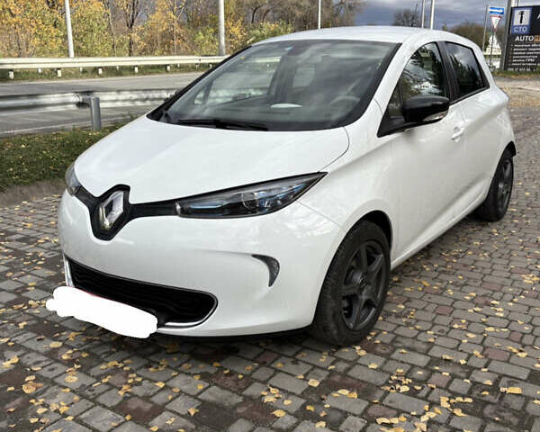 Белый Рено Зое, объемом двигателя 0 л и пробегом 112 тыс. км за 8700 $, фото 1 на Automoto.ua