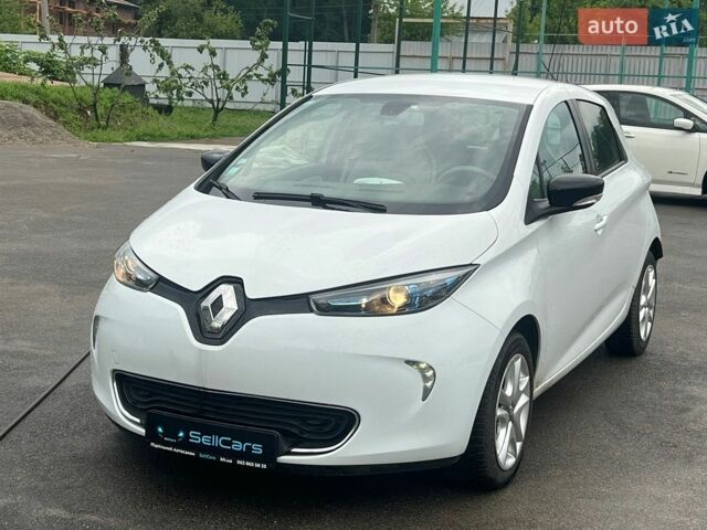 Белый Рено Зое, объемом двигателя 0 л и пробегом 70 тыс. км за 10600 $, фото 1 на Automoto.ua