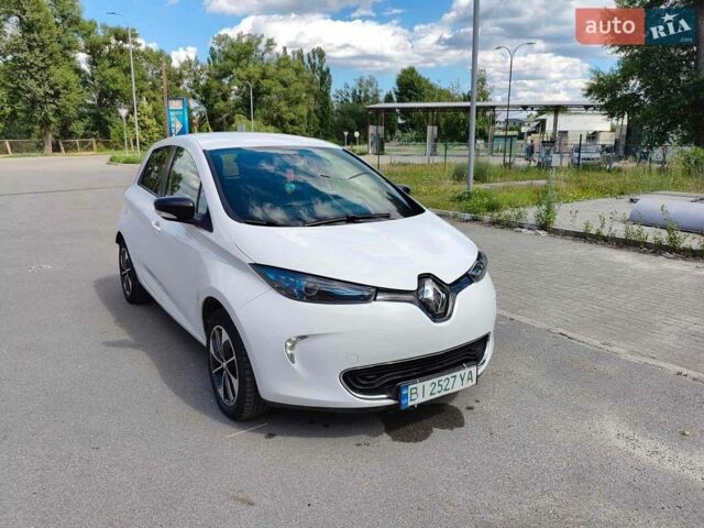 Белый Рено Зое, объемом двигателя 0 л и пробегом 118 тыс. км за 10200 $, фото 1 на Automoto.ua