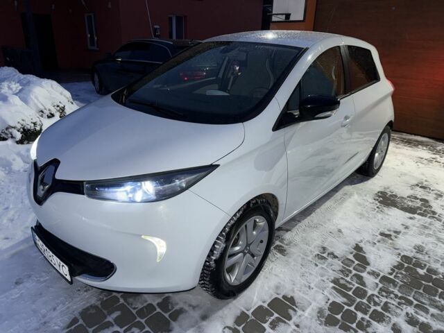 Белый Рено Зое, объемом двигателя 0 л и пробегом 39 тыс. км за 9900 $, фото 1 на Automoto.ua