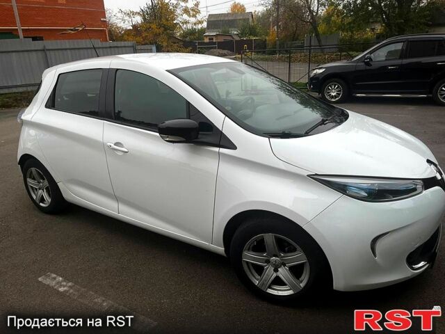 Белый Рено Зое, объемом двигателя 0 л и пробегом 102 тыс. км за 8500 $, фото 1 на Automoto.ua