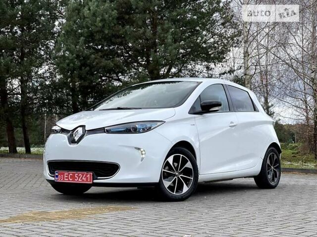 Белый Рено Зое, объемом двигателя 0 л и пробегом 40 тыс. км за 12000 $, фото 1 на Automoto.ua