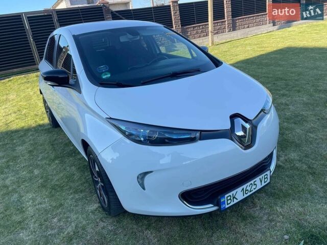 Білий Рено Зое, об'ємом двигуна 0 л та пробігом 83 тис. км за 8500 $, фото 1 на Automoto.ua