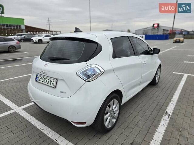 Білий Рено Зое, об'ємом двигуна 0 л та пробігом 125 тис. км за 9000 $, фото 1 на Automoto.ua