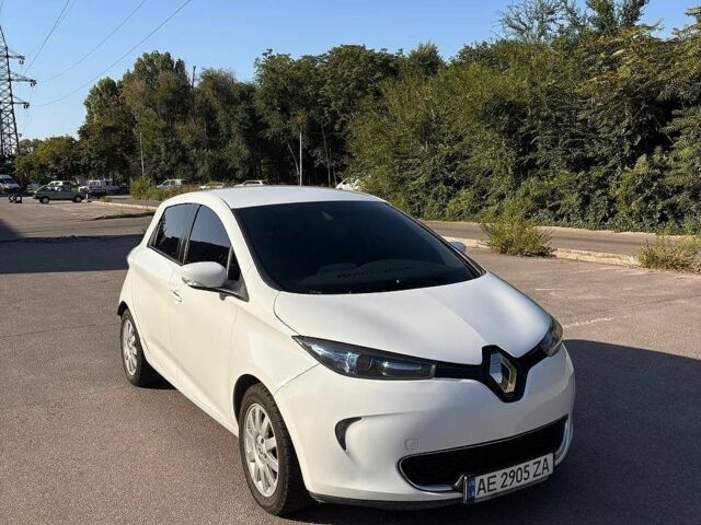 Білий Рено Зое, об'ємом двигуна 0 л та пробігом 60 тис. км за 10700 $, фото 1 на Automoto.ua