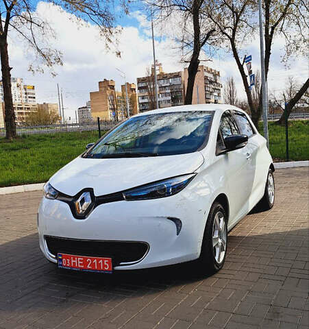 Білий Рено Зое, об'ємом двигуна 0 л та пробігом 36 тис. км за 9499 $, фото 1 на Automoto.ua