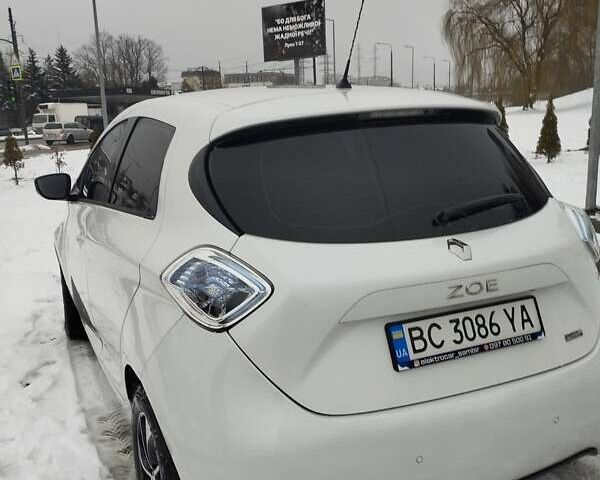 Белый Рено Зое, объемом двигателя 0 л и пробегом 84 тыс. км за 8600 $, фото 1 на Automoto.ua