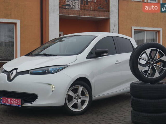 Белый Рено Зое, объемом двигателя 0 л и пробегом 212 тыс. км за 8444 $, фото 1 на Automoto.ua