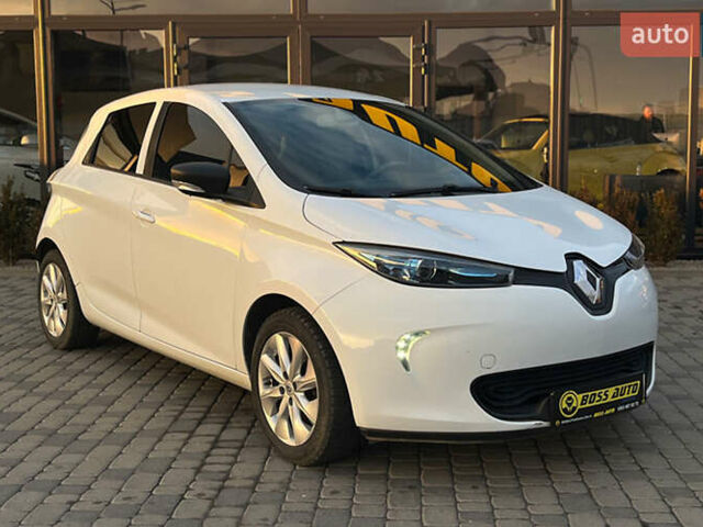 Белый Рено Зое, объемом двигателя 0 л и пробегом 153 тыс. км за 8000 $, фото 1 на Automoto.ua