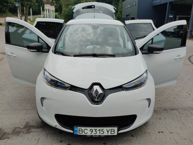 Белый Рено Зое, объемом двигателя 0 л и пробегом 199 тыс. км за 8950 $, фото 1 на Automoto.ua