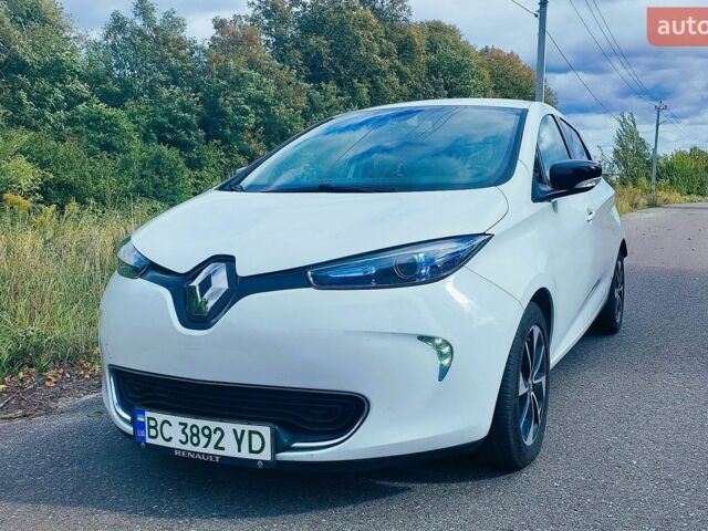 Белый Рено Зое, объемом двигателя 0 л и пробегом 100 тыс. км за 11900 $, фото 1 на Automoto.ua