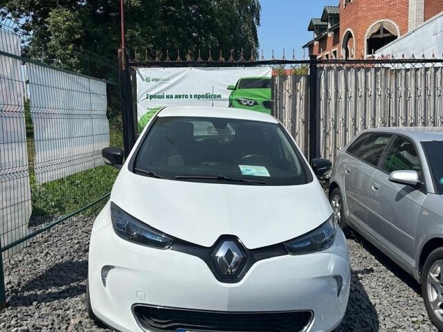 Белый Рено Зое, объемом двигателя 0 л и пробегом 80 тыс. км за 9500 $, фото 1 на Automoto.ua