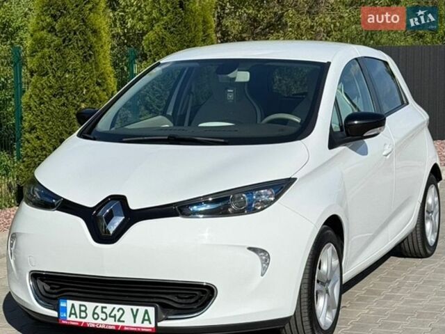 Белый Рено Зое, объемом двигателя 0 л и пробегом 82 тыс. км за 8900 $, фото 1 на Automoto.ua