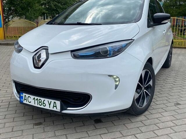Белый Рено Зое, объемом двигателя 0 л и пробегом 192 тыс. км за 8900 $, фото 1 на Automoto.ua