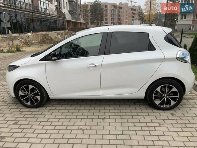 Белый Рено Зое, объемом двигателя 0 л и пробегом 32 тыс. км за 11500 $, фото 1 на Automoto.ua