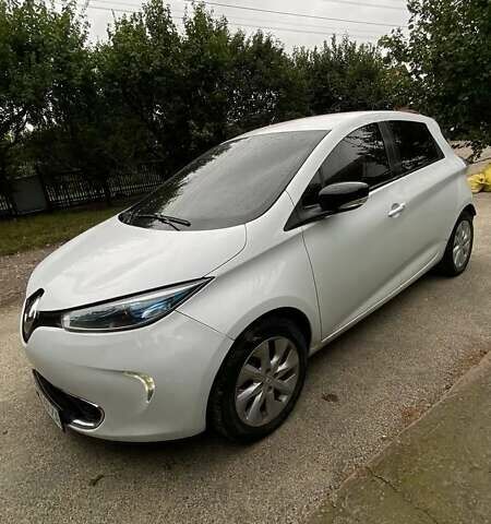 Белый Рено Зое, объемом двигателя 0 л и пробегом 91 тыс. км за 10200 $, фото 1 на Automoto.ua