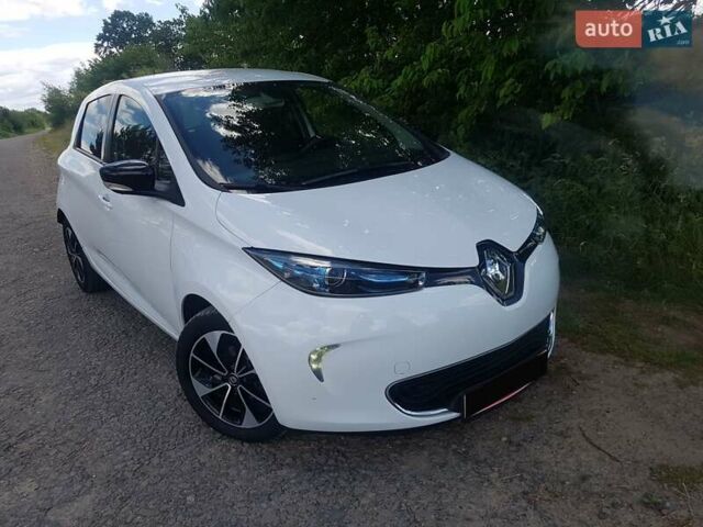 Белый Рено Зое, объемом двигателя 0 л и пробегом 95 тыс. км за 11000 $, фото 1 на Automoto.ua