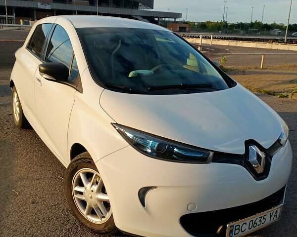 Белый Рено Зое, объемом двигателя 0 л и пробегом 21 тыс. км за 10800 $, фото 1 на Automoto.ua
