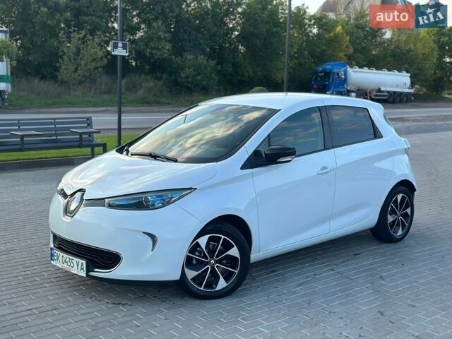 Белый Рено Зое, объемом двигателя 0 л и пробегом 87 тыс. км за 10100 $, фото 1 на Automoto.ua