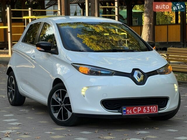 Белый Рено Зое, объемом двигателя 0 л и пробегом 95 тыс. км за 11299 $, фото 1 на Automoto.ua
