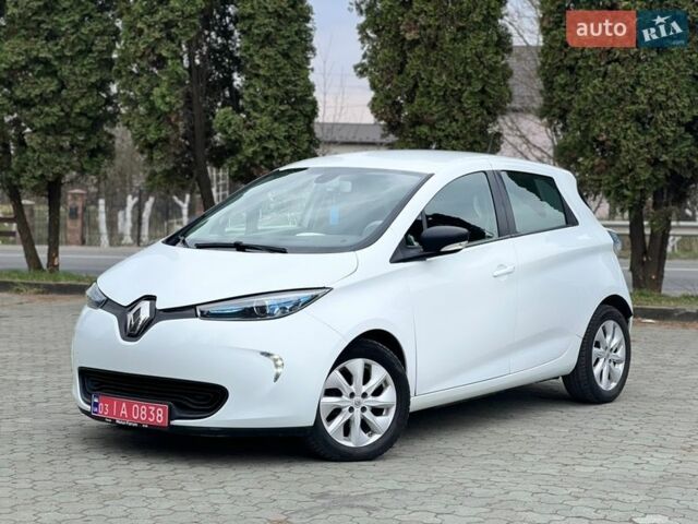 Белый Рено Зое, объемом двигателя 0 л и пробегом 128 тыс. км за 8900 $, фото 1 на Automoto.ua