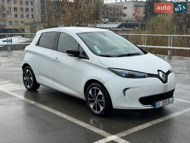 Белый Рено Зое, объемом двигателя 0 л и пробегом 26 тыс. км за 10900 $, фото 1 на Automoto.ua