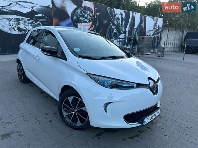 Белый Рено Зое, объемом двигателя 0 л и пробегом 129 тыс. км за 9550 $, фото 1 на Automoto.ua