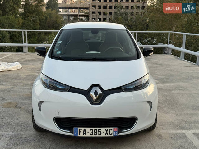 Белый Рено Зое, объемом двигателя 0 л и пробегом 70 тыс. км за 9200 $, фото 1 на Automoto.ua