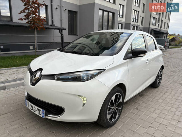 Белый Рено Зое, объемом двигателя 0 л и пробегом 44 тыс. км за 9999 $, фото 1 на Automoto.ua