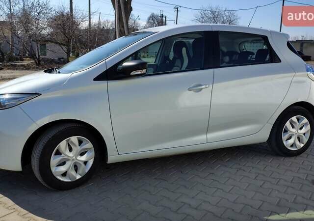 Білий Рено Зое, об'ємом двигуна 0 л та пробігом 78 тис. км за 9500 $, фото 1 на Automoto.ua