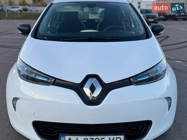 Белый Рено Зое, объемом двигателя 0 л и пробегом 118 тыс. км за 9200 $, фото 1 на Automoto.ua