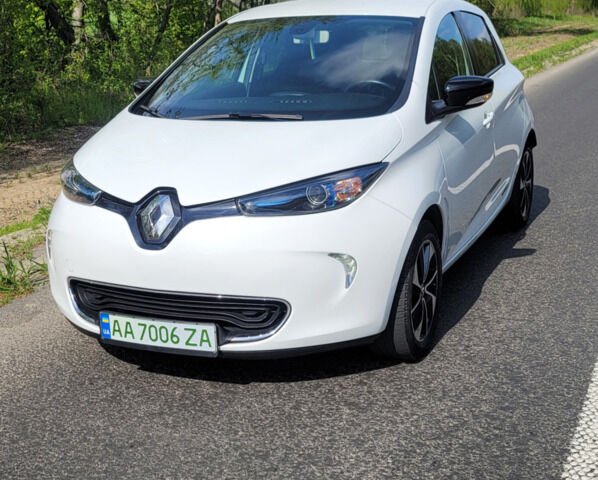Белый Рено Зое, объемом двигателя 0 л и пробегом 57 тыс. км за 11500 $, фото 1 на Automoto.ua