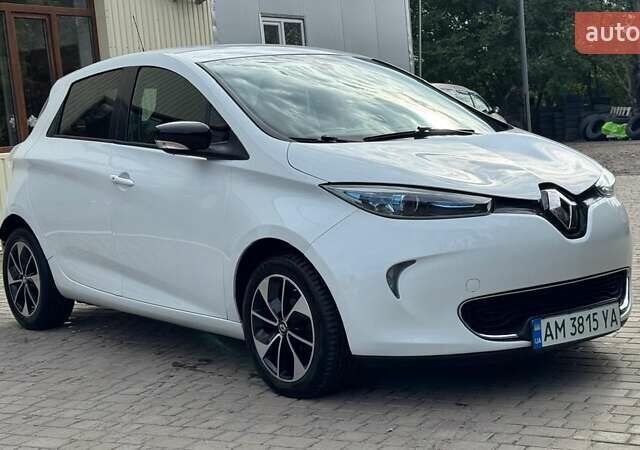 Белый Рено Зое, объемом двигателя 0 л и пробегом 157 тыс. км за 8700 $, фото 1 на Automoto.ua