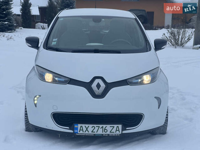 Білий Рено Зое, об'ємом двигуна 0 л та пробігом 70 тис. км за 10900 $, фото 1 на Automoto.ua
