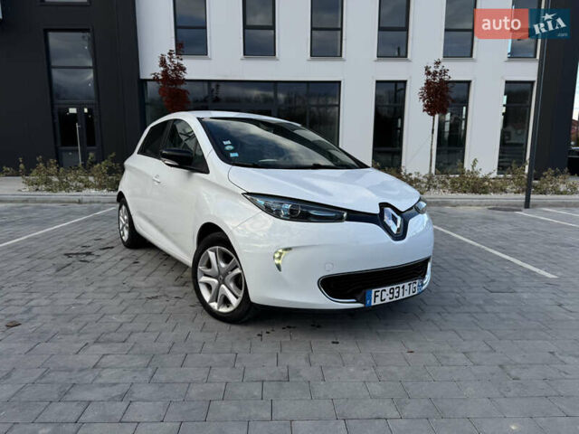 Белый Рено Зое, объемом двигателя 0 л и пробегом 75 тыс. км за 9900 $, фото 1 на Automoto.ua