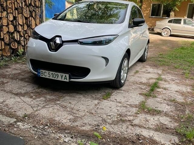 Белый Рено Зое, объемом двигателя 0 л и пробегом 188 тыс. км за 8999 $, фото 1 на Automoto.ua