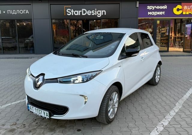 Белый Рено Зое, объемом двигателя 0 л и пробегом 86 тыс. км за 9999 $, фото 1 на Automoto.ua