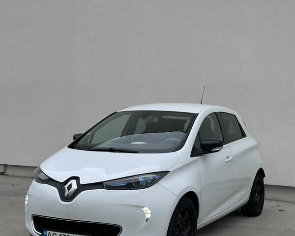 Белый Рено Зое, объемом двигателя 0 л и пробегом 96 тыс. км за 9500 $, фото 1 на Automoto.ua