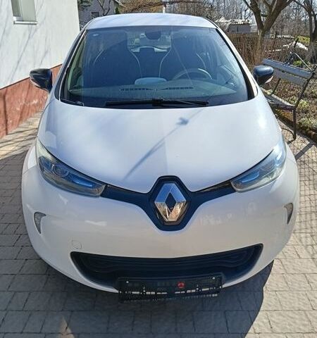 Білий Рено Зое, об'ємом двигуна 0 л та пробігом 126 тис. км за 8800 $, фото 1 на Automoto.ua