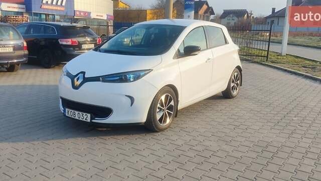 Белый Рено Зое, объемом двигателя 0 л и пробегом 88 тыс. км за 9559 $, фото 1 на Automoto.ua