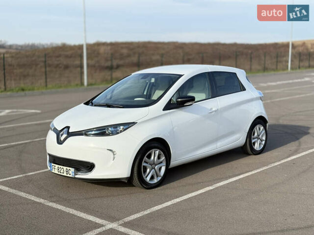 Белый Рено Зое, объемом двигателя 0 л и пробегом 112 тыс. км за 8900 $, фото 1 на Automoto.ua