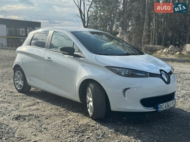 Белый Рено Зое, объемом двигателя 0 л и пробегом 38 тыс. км за 10750 $, фото 1 на Automoto.ua