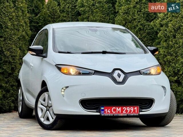 Белый Рено Зое, объемом двигателя 0 л и пробегом 60 тыс. км за 10300 $, фото 1 на Automoto.ua