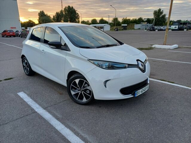 Білий Рено Зое, об'ємом двигуна 0 л та пробігом 101 тис. км за 11000 $, фото 1 на Automoto.ua