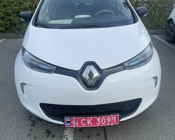 Белый Рено Зое, объемом двигателя 0 л и пробегом 145 тыс. км за 9700 $, фото 1 на Automoto.ua